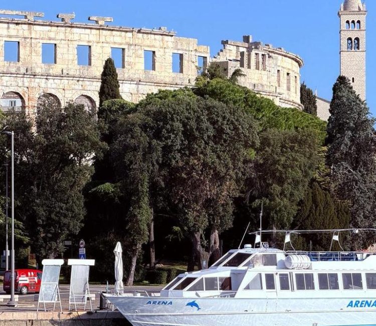 Arena Boat Tours (1)