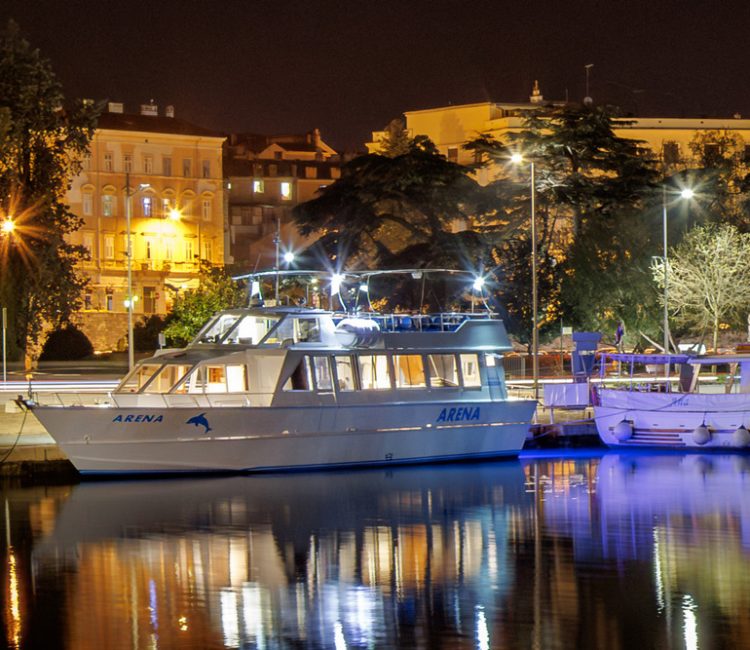 Arena boat tours (4)