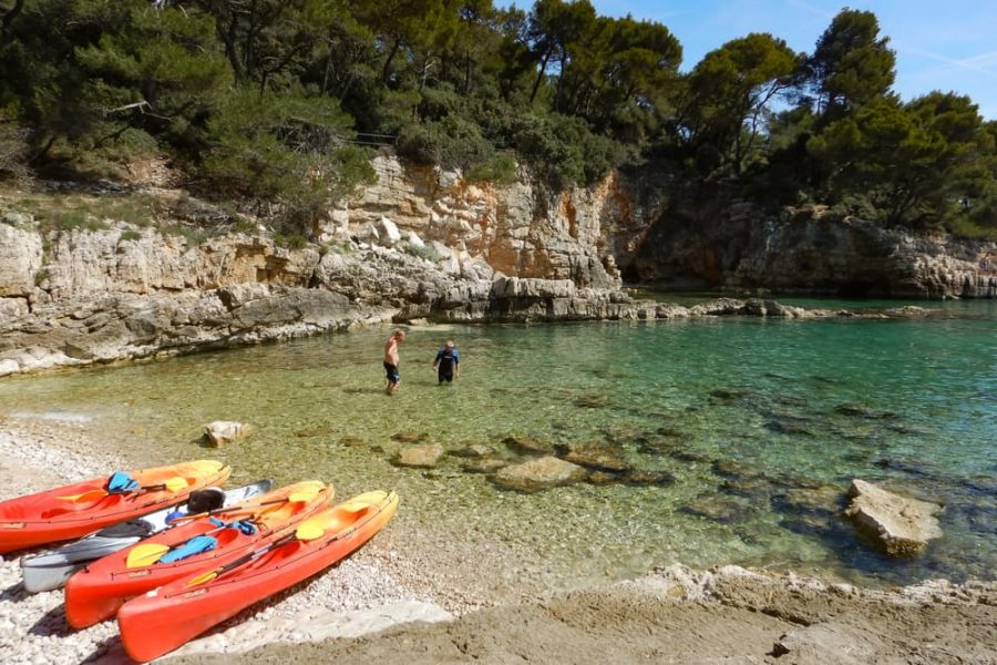 Cliffs and cave kayak adventure (6)