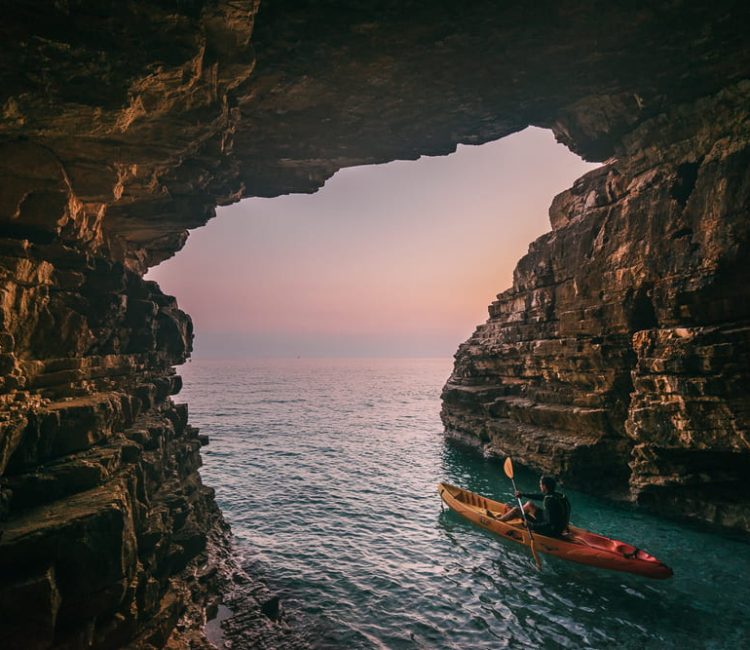 Full cave and safari experience by kayak