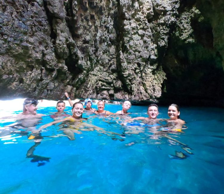 Full cave and safari experience by kayak (6)