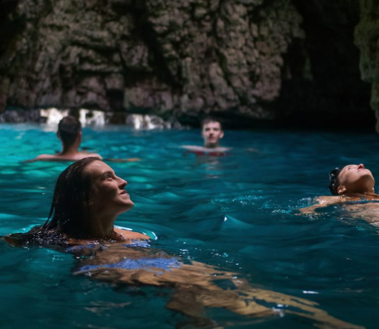 Full cave and safari experience by kayak (7)