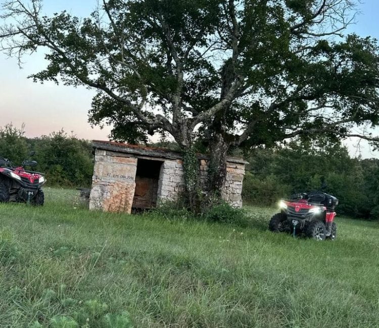 Guided tours with ATV quad bikes (8)