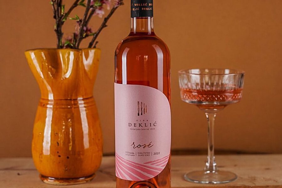 Guided wine fresh tasting at Deklić Winery