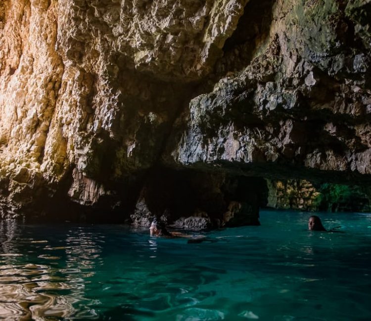 Kayak tour with cave experience (8)