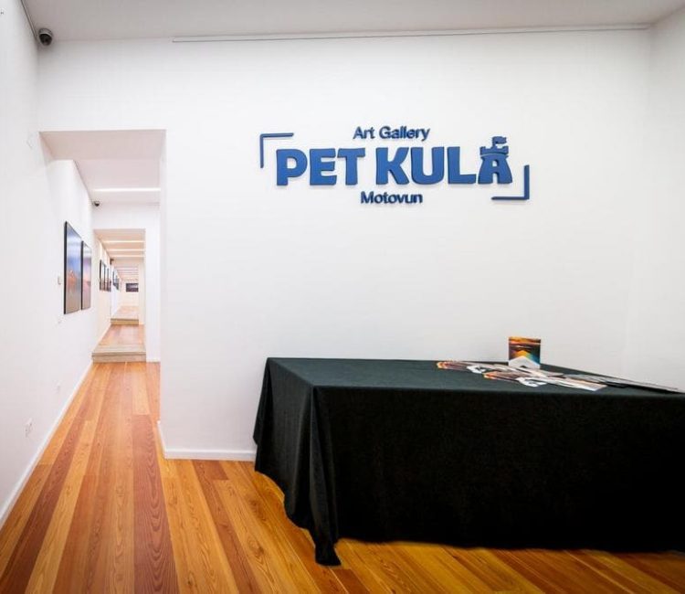 Motovun Impressions! Art gallery & town walls (2)