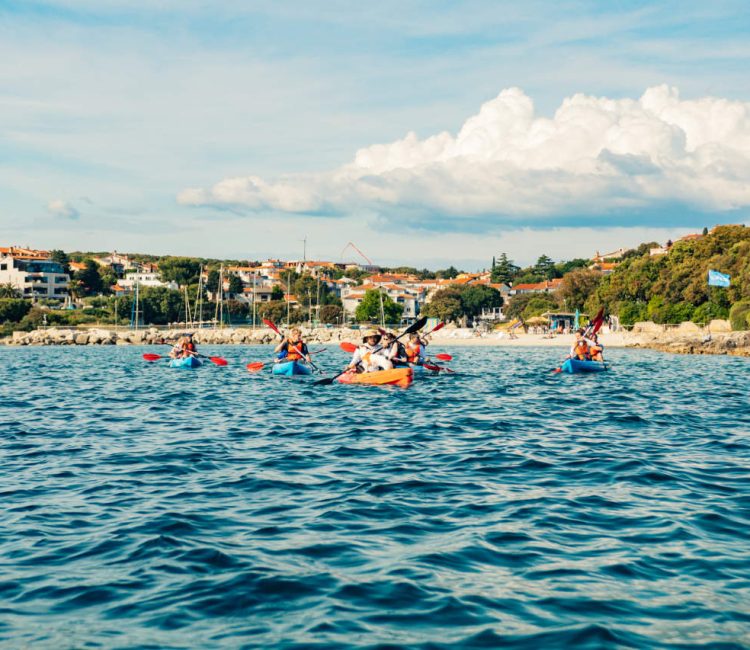 Pula-3-Islands-Kayak-Tour-snorkeling-swimming-cave-photo-stop-2