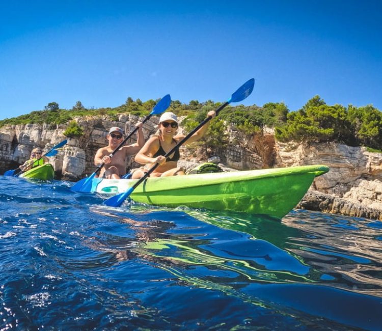 kayak-pula-blue-cave-exploring-19