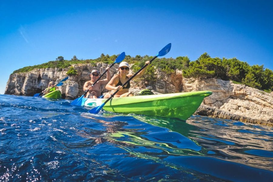 kayak-pula-blue-cave-exploring-19